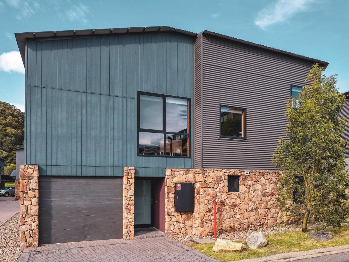 Snow Stream 2 Bedroom And Loft With Gas Fire Balcony And Garage Parking Thredbo Eksteriør billede