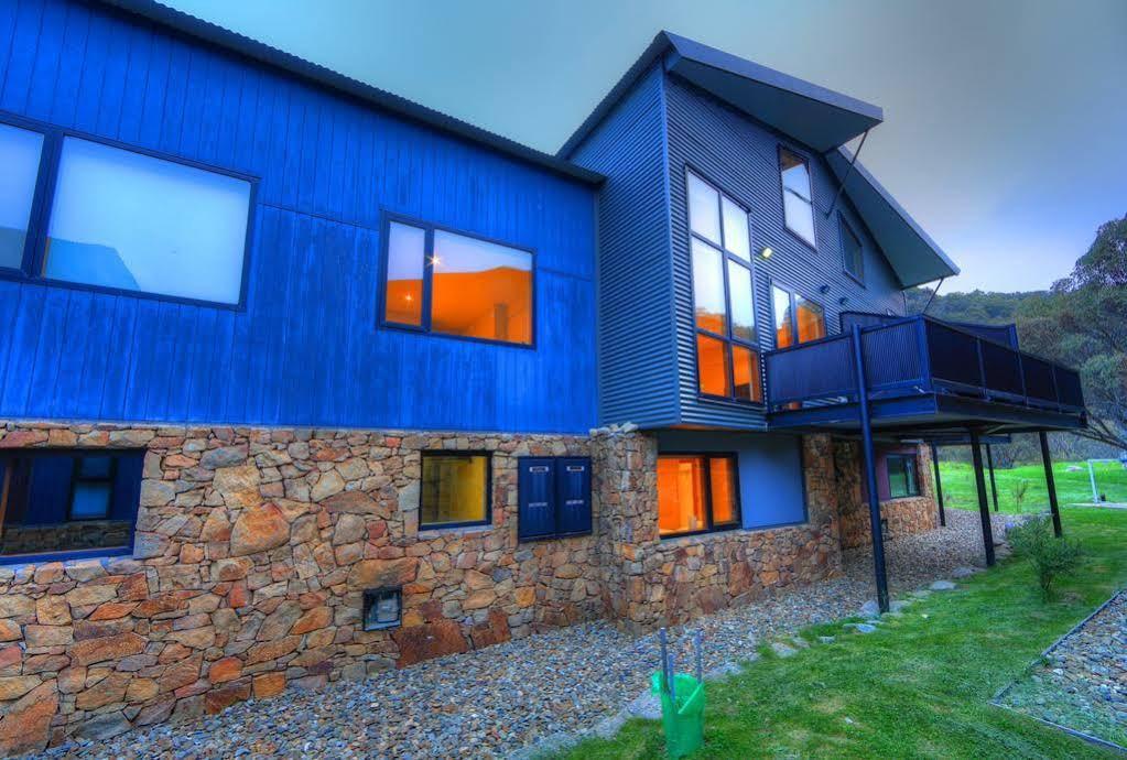 Snow Stream 2 Bedroom And Loft With Gas Fire Balcony And Garage Parking Thredbo Eksteriør billede